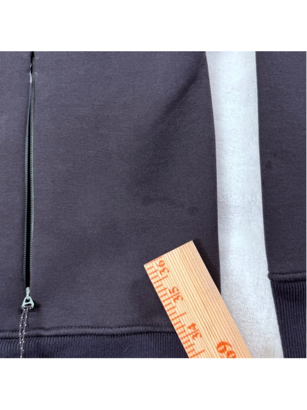 Men's LL Bean Black Hoodie Sweatshirt Medium Regular Slightly Fitted